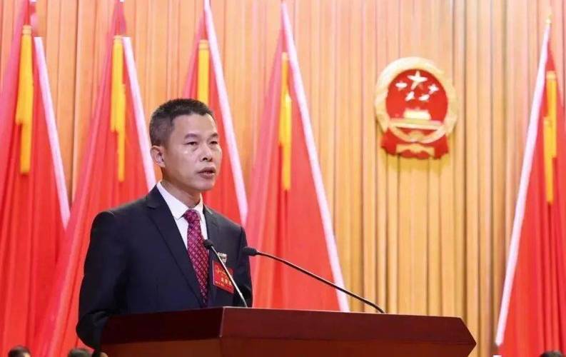 新奥今晚买什么和县长全家腐败与县长全家被杀电视剧叫什么名字